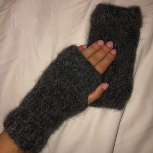 Cashmere fingerless mittens